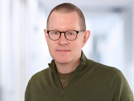 Portrait of Prof. Tim Fried